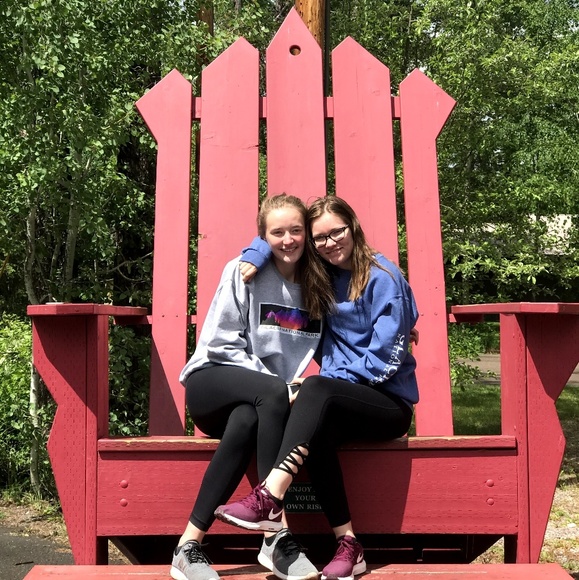 Meet your Posher, Maria - Picture 3 of 3